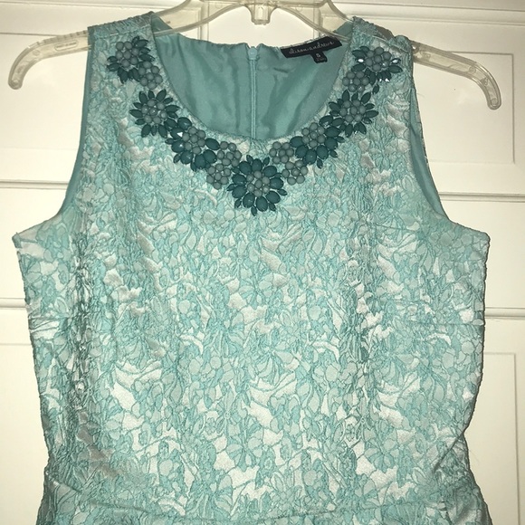 Lace Dress - Picture 2 of 7